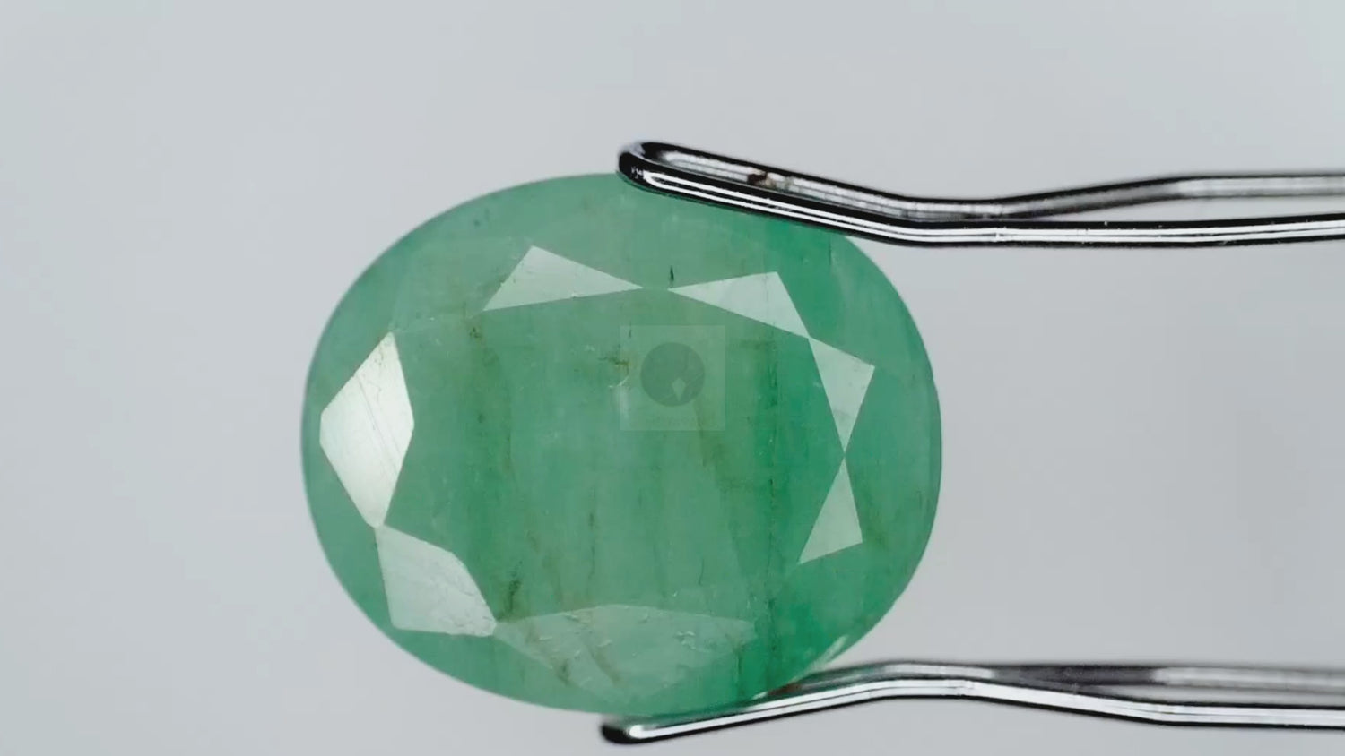 Emerald (Panna) Brazil (EM21- 5.4ct/ 5.994 Ratti)
