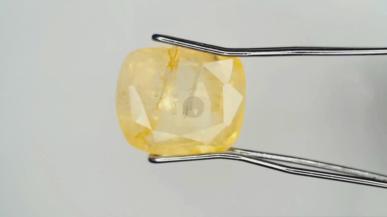 Sapphire Yellow (Pukhraj) (S2- 5ct)