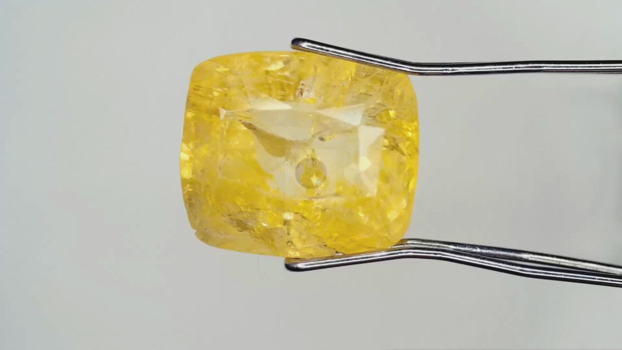 Sapphire Yellow (Pukhraj) (S12- 6.4ct)