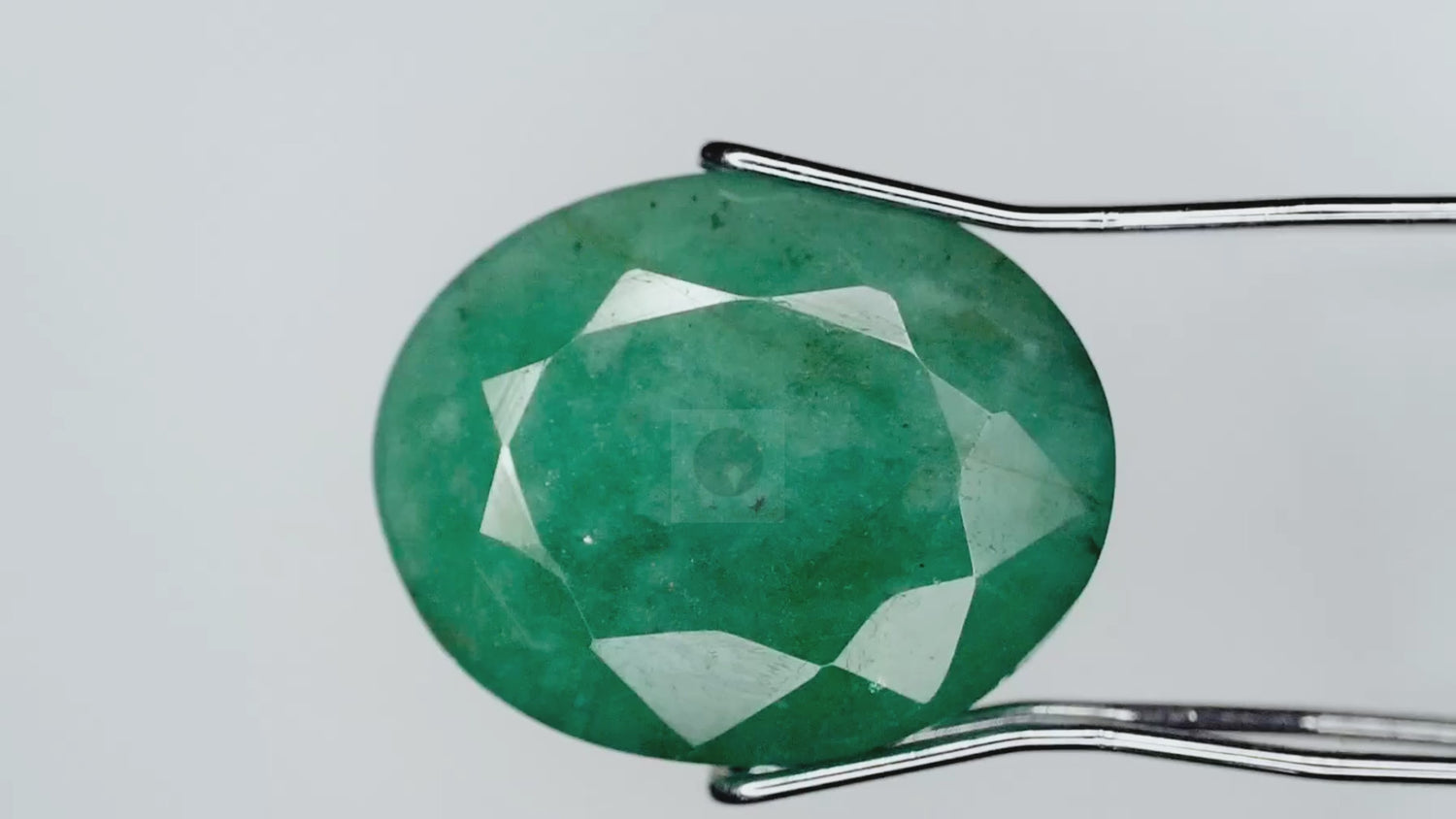 Emerald (Panna) Brazil (EM8- 5.65ct/ 6.2715 Ratti)